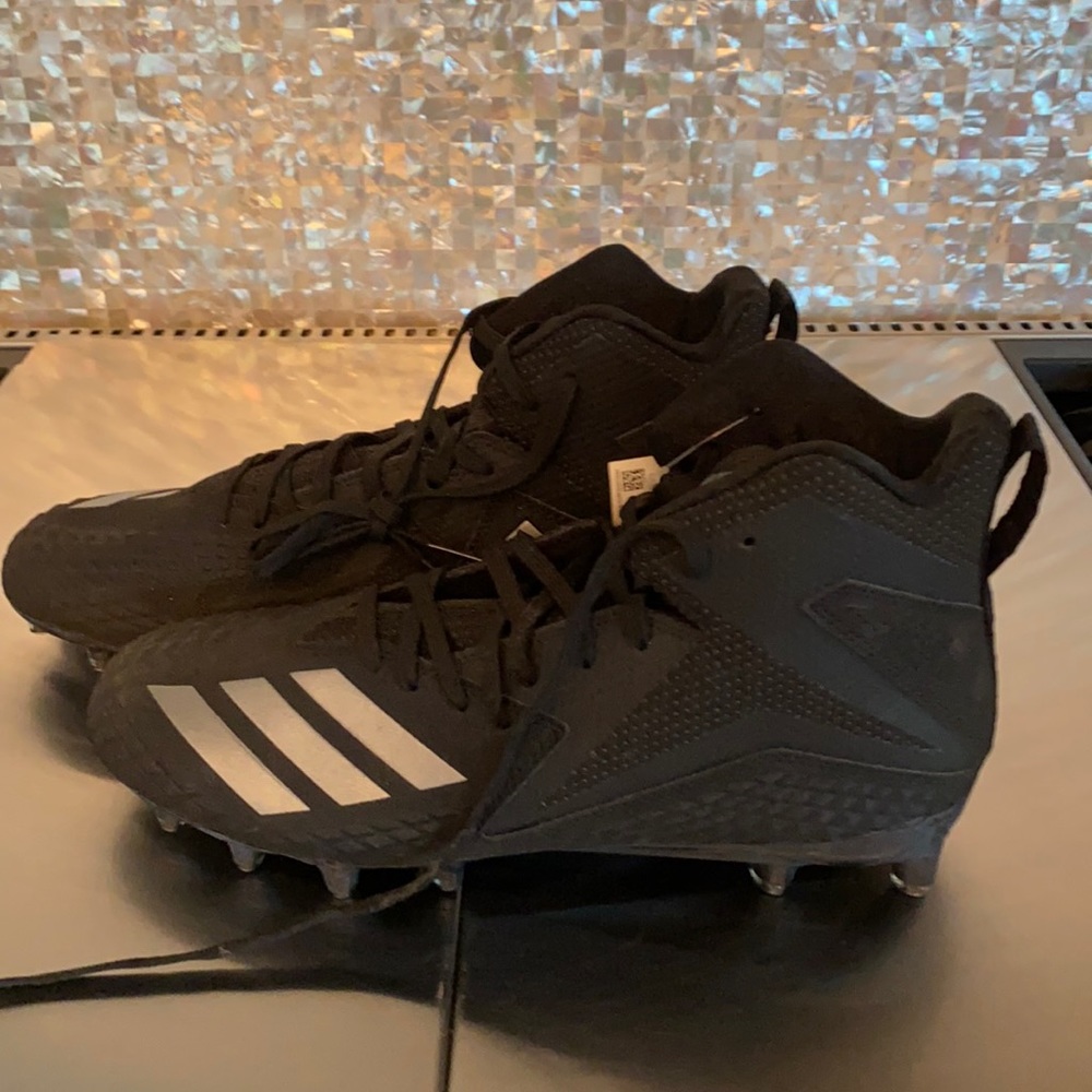 Men’s Adidas Football Cleats. NWT 10.5 Men’s Adidas Freak X Carbon Mid